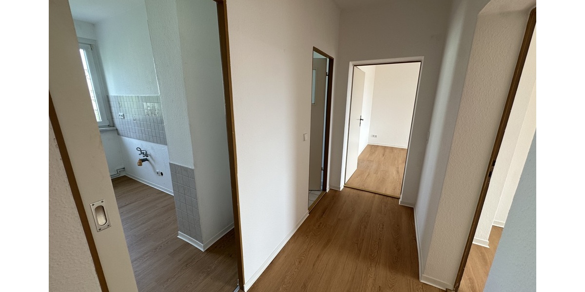 Neuer Fußboden und Balkon! 4 Zimmer Wohnung in Gera Langenberg - Etagenwohnung Gera Langenberg | Angebot:27156280
