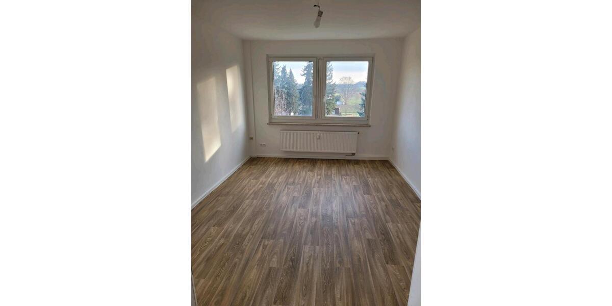 Etagenwohnung Crimmitschau - 2 Zimmer, 50 m&sup2;, 440&euro; | Angebot:25305399
