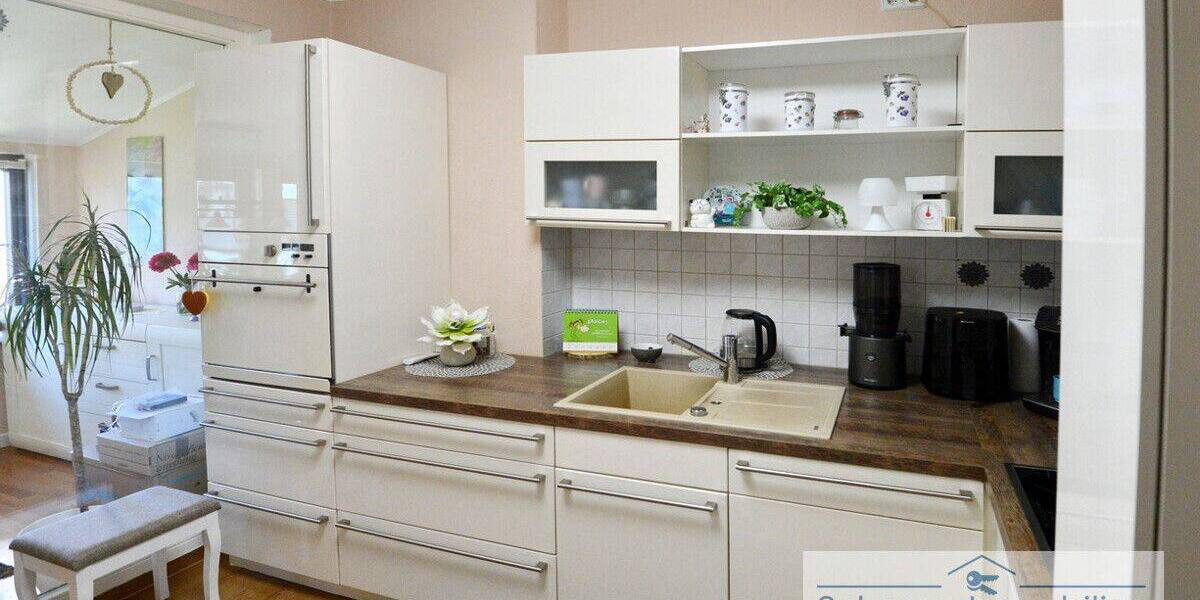 Etagenwohnung Meerane - 3 Zimmer, 84 m&sup2;, 510&euro; | Angebot:26879089