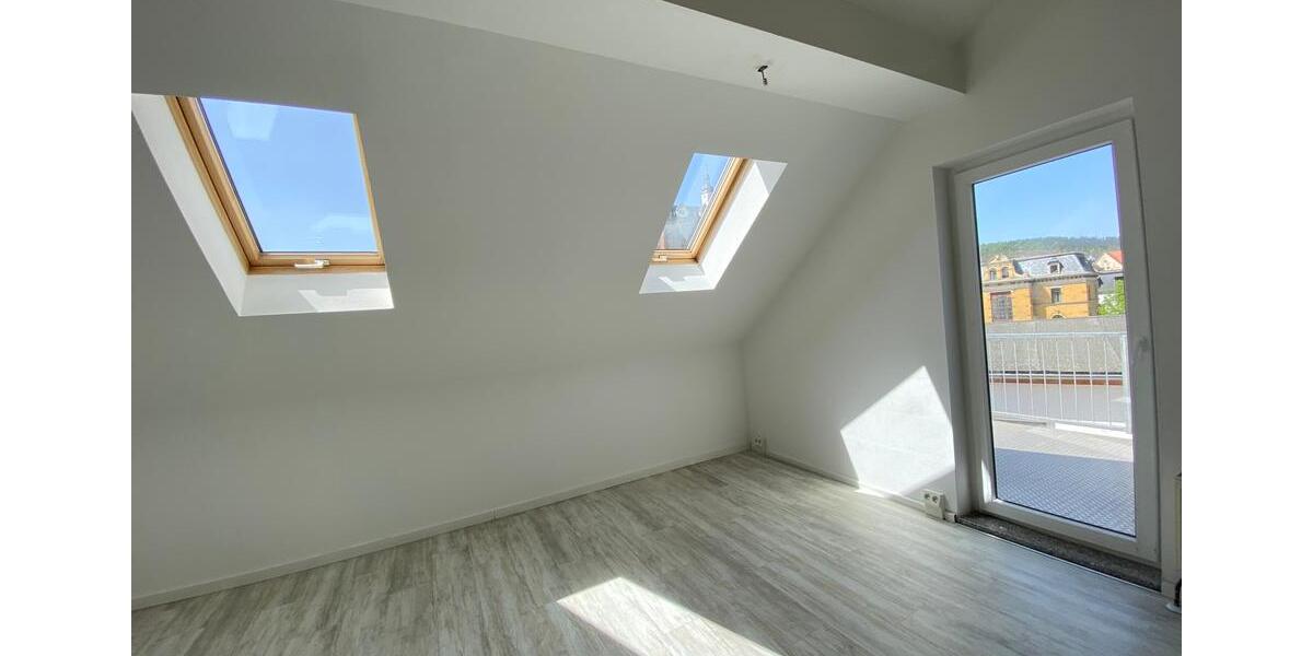 Dachgeschoßwohnung Greiz - 4 Zimmer, 152 m&sup2;, 836&euro; | Angebot:26462524