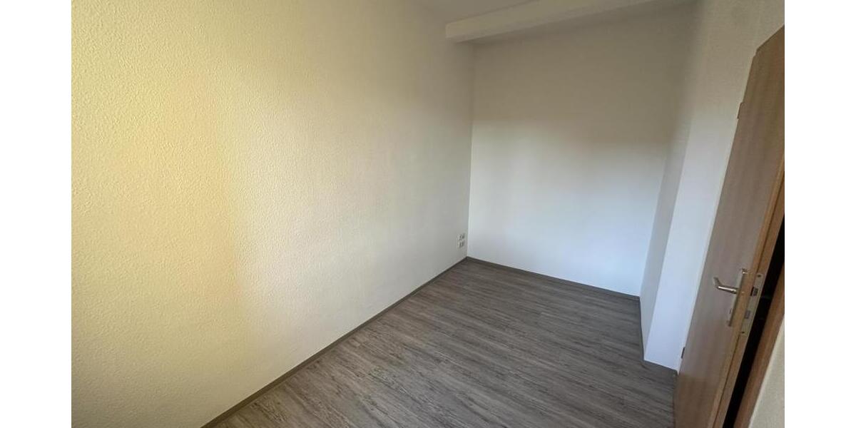 Familien willkommen! 4 R.-Wohnung mit West-Balkon, Wanne, Dusche und Hausgarten in Gera-Debschwitz! - Etagenwohnung Gera Debschwitz | Angebot:26192411