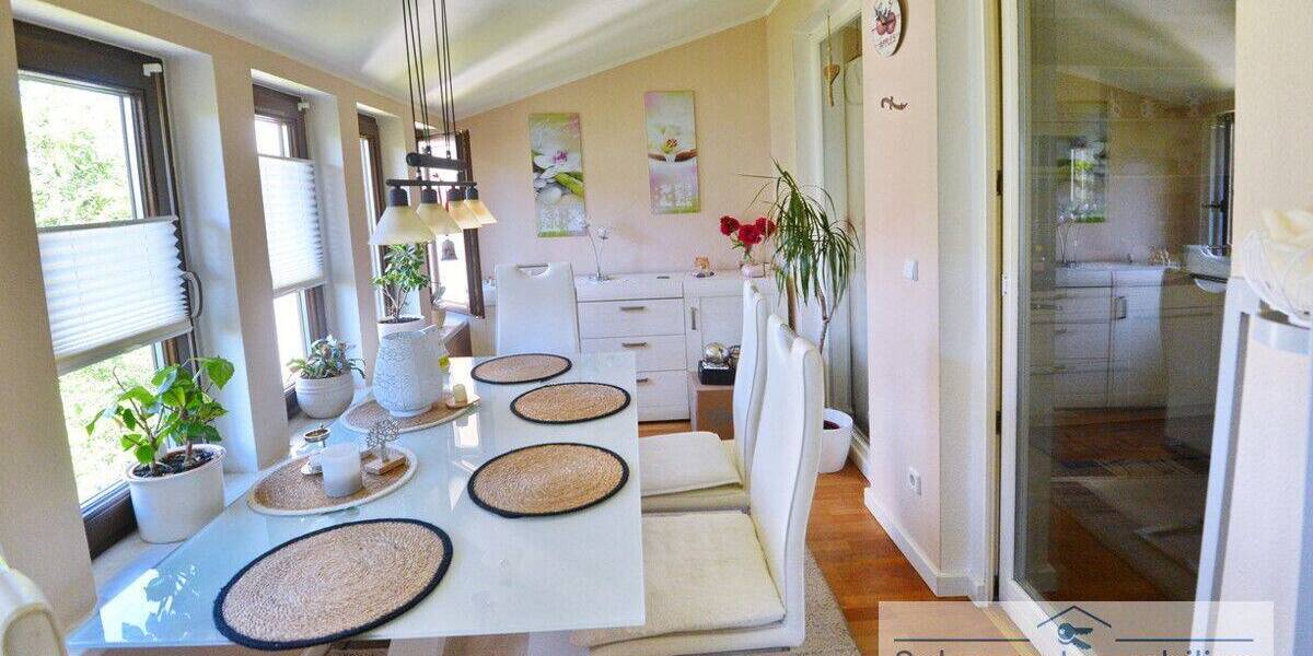 Etagenwohnung Meerane - 3 Zimmer, 84 m&sup2;, 510&euro; | Angebot:26879089