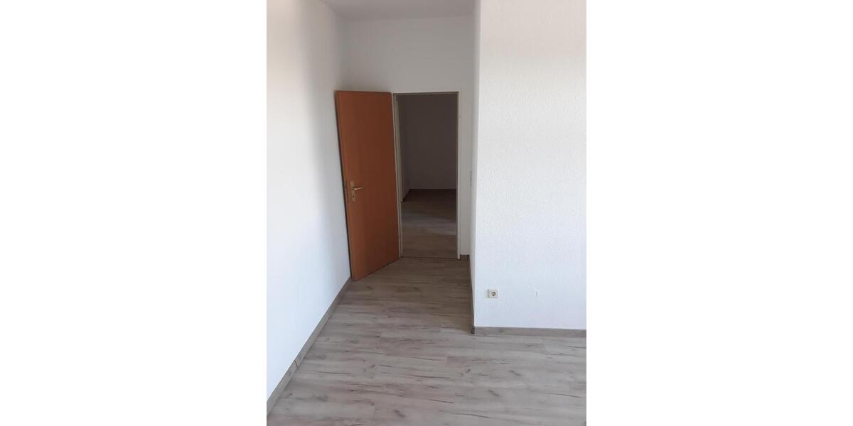 Erdgeschoßwohnung Meerane - 2 Zimmer, 58 m&sup2;, 300&euro; | Angebot:26676968