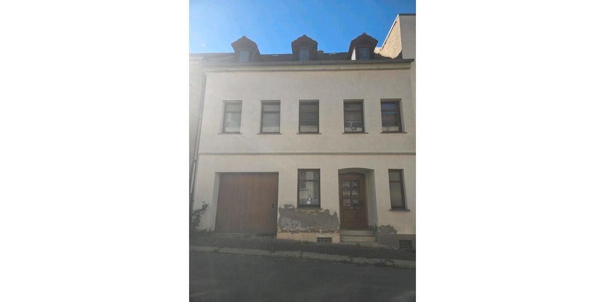 Etagenwohnung Meerane - 8 Zimmer, 180 m&sup2;, 45.000&euro; | Angebot:26757988