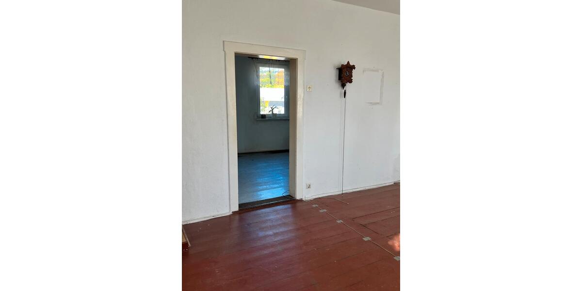 Reihenhaus Meerane - 9 Zimmer, 120 m&sup2;, 39.900&euro; | Angebot:25378971
