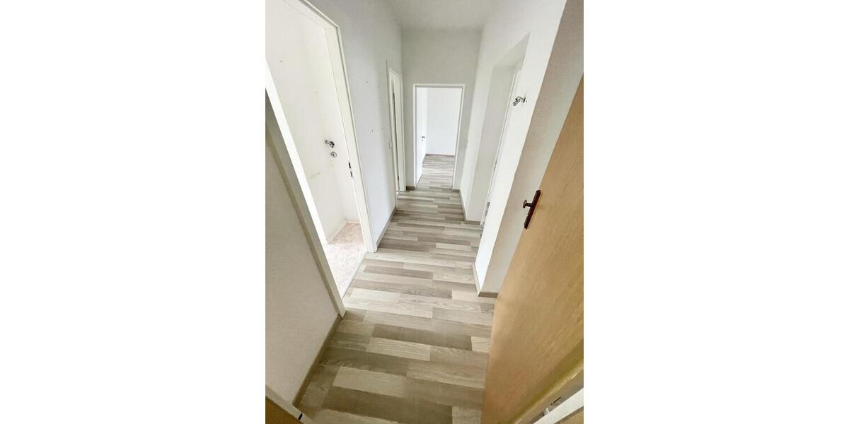 Gera-Langenberg! 4 Raum Whg. mit Balkon, Bad mit Wanne! Nähe AMAZON! - Etagenwohnung Gera Langenberg | Angebot:26882423