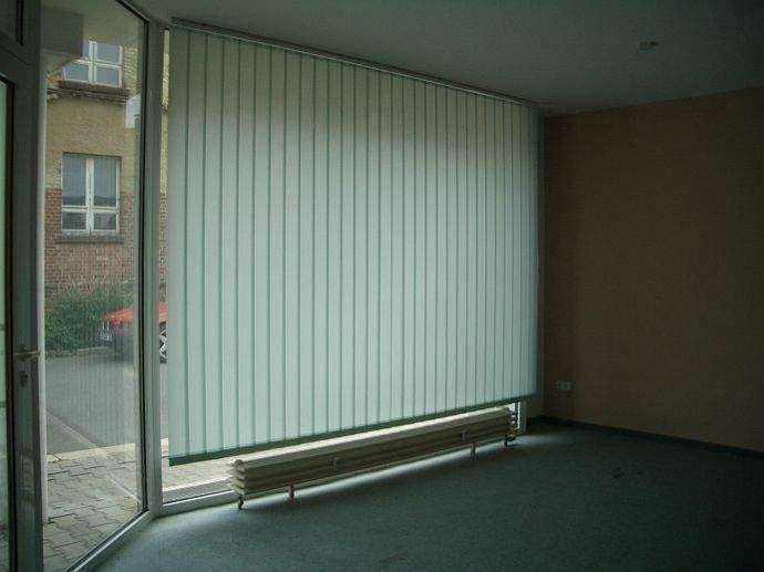 Kleine Gewerbeeinheit über 2 Etagen in Zeulenroda nach umfangreicher Sanierung zu vermieten 3 zimmer