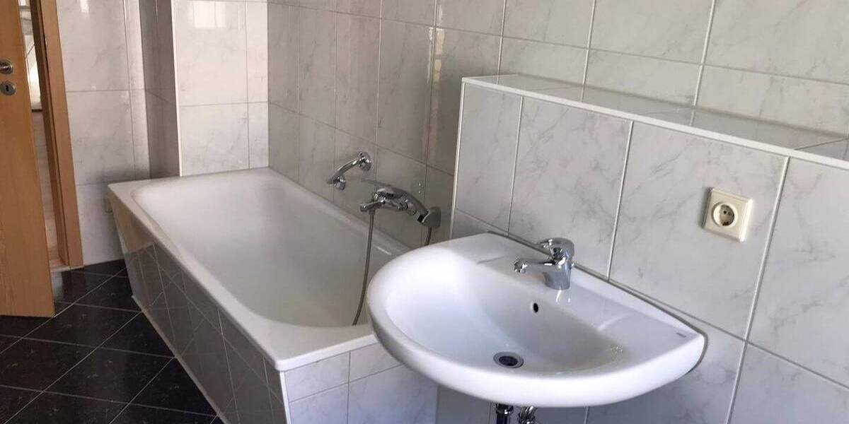 Etagenwohnung Gera Ostviertel - 2 Zimmer, 66 m&sup2;, 420&euro; | Angebot:26154818