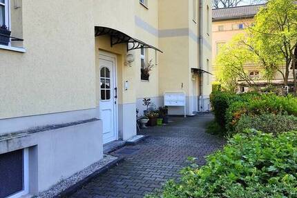 Wohnung Gera Innenstadt - 3 Zimmer, 96 m&sup2;, 600&euro; | Angebot:26796130