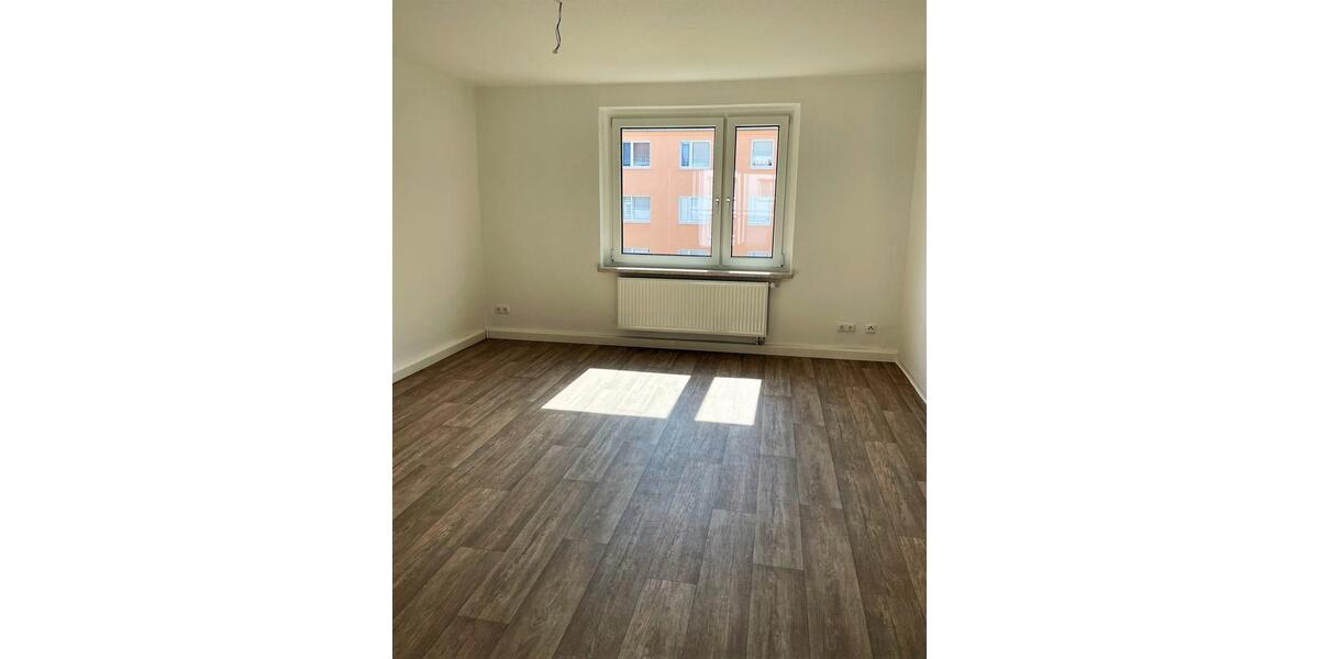 Etagenwohnung Weida - 3 Zimmer, 95 m&sup2;, 570&euro; | Angebot:21384205