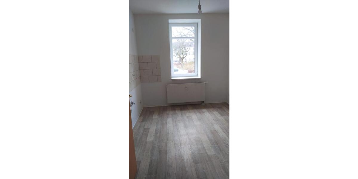 Erdgeschoßwohnung Gera Alt-Taubenpreskeln - 4 Zimmer, 105 m&sup2;, 600&euro; | Angebot:25959372