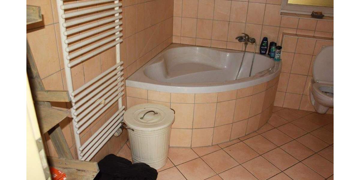 Etagenwohnung Altenburg - 2 Zimmer, 59 m&sup2;, 34.000&euro; | Angebot:25800268