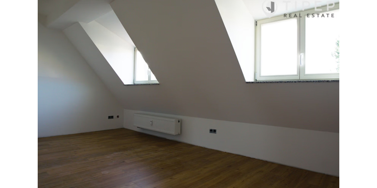 Dachgeschoßwohnung Altenburg - 1.5 Zimmer, 33 m&sup2;, 292&euro; | Angebot:20194468