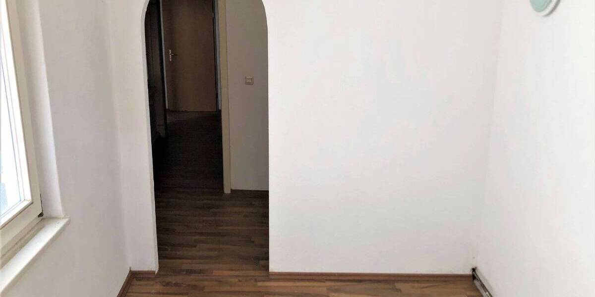 Denkmalgeschütztes Mehrfamilienhaus mit Gewerbeeinheit im Herzen von Weida 7 zimmer