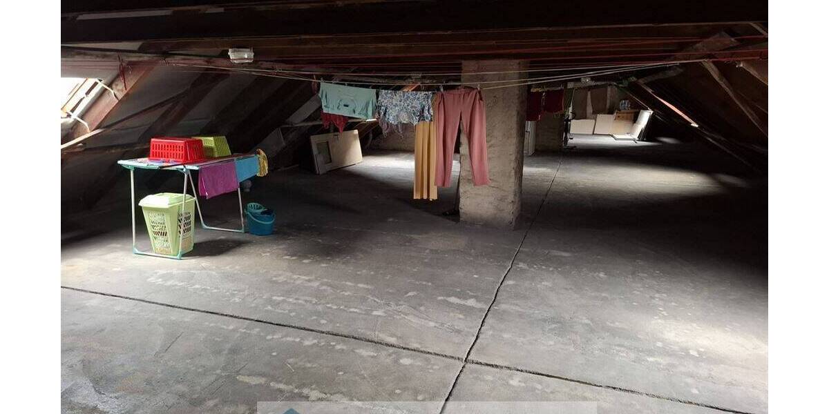 Sehr schöne Eigentumswohnung mit Balkon in Teuchern zu verkaufen 3 zimmer