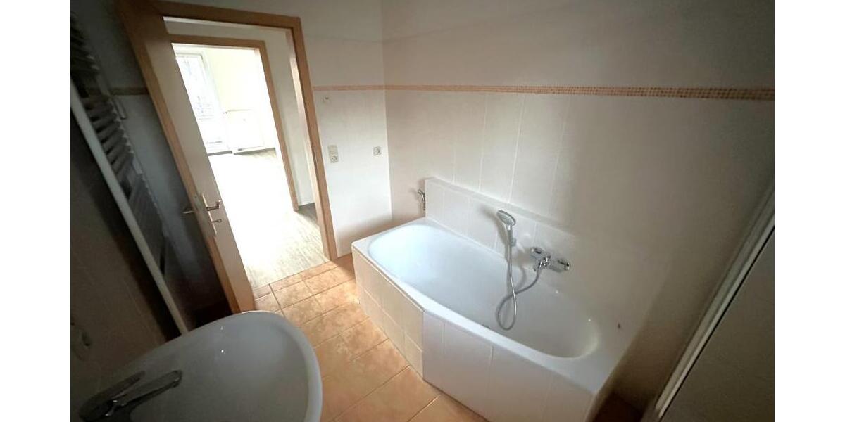 Ihr neues Zuhause: 3-Raum-Wohnung mit Balkon und Bad mit Dusche & Wanne! - Etagenwohnung Gera Debschwitz | Angebot:26846548