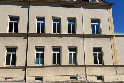 MEERANE: Wunderschöne 5-Raum-Erdgeschosswohnung mit 155 m² und Parkettboden zimmer