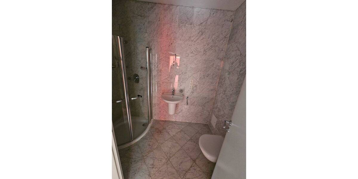 Eigentum mit Altbaucharme in bester Villenlage, Balkon, Kamin, gr. Garten, SUV-TG; viele Finanzierungsmodelle mgl. 5 zimmer