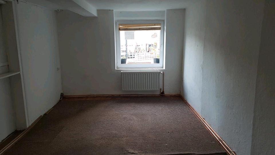 Etagenwohnung Meuselwitz - 8 Zimmer, 160 m&sup2;, 1.200&euro; | Angebot:26321990