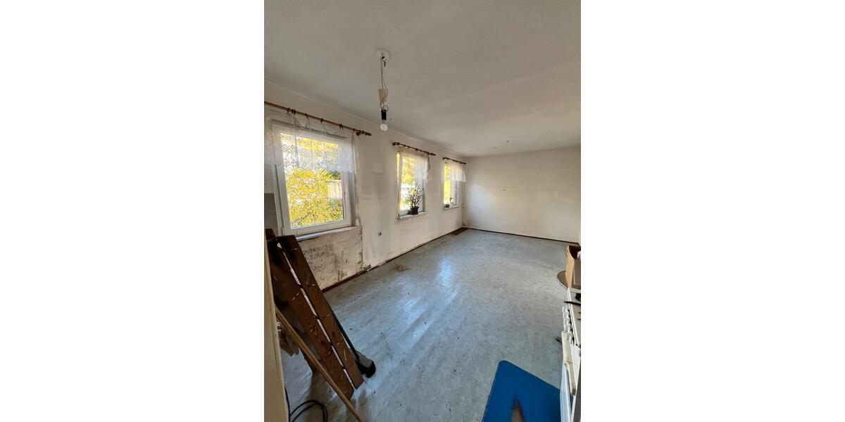 Reihenhaus Meerane - 9 Zimmer, 120 m&sup2;, 39.900&euro; | Angebot:25378971