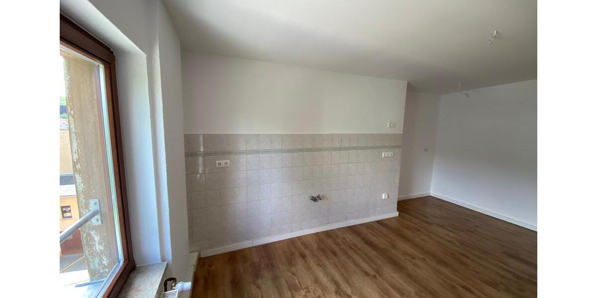 Dachgeschoßwohnung Greiz - 2 Zimmer, 68 m&sup2;, 340&euro; | Angebot:26462523