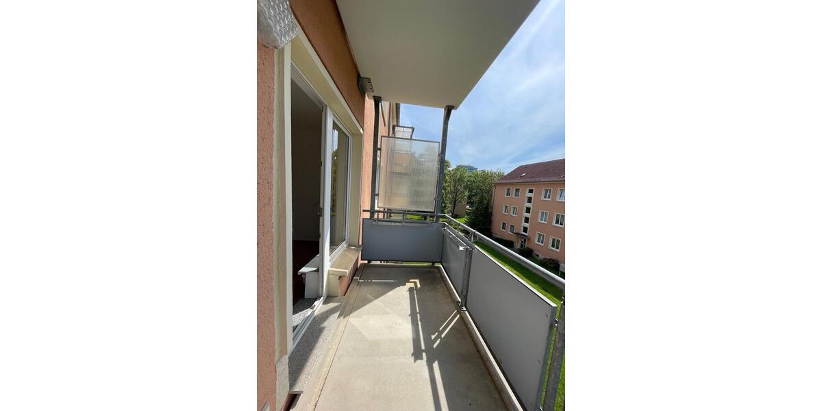 Etagenwohnung Gera Alt-Bieblach - 3 Zimmer, 64 m&sup2;, 384&euro; | Angebot:24254133