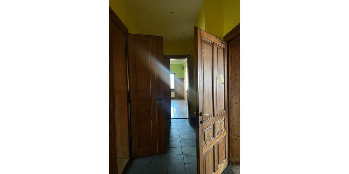 Ausflugslokal mit 3 Wohnungen und großem Grundstück 9 zimmer