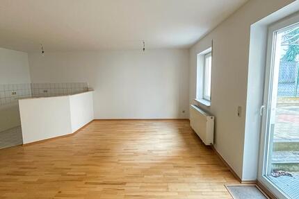 Wohnung Gera Alt-Bieblach - 2 Zimmer, 71 m&sup2;, 390&euro; | Angebot:24868707