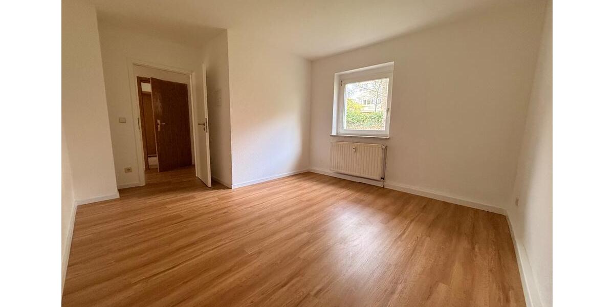 Etagenwohnung Gera - 2 Zimmer, 49 m&sup2;, 330&euro; | Angebot:26148453