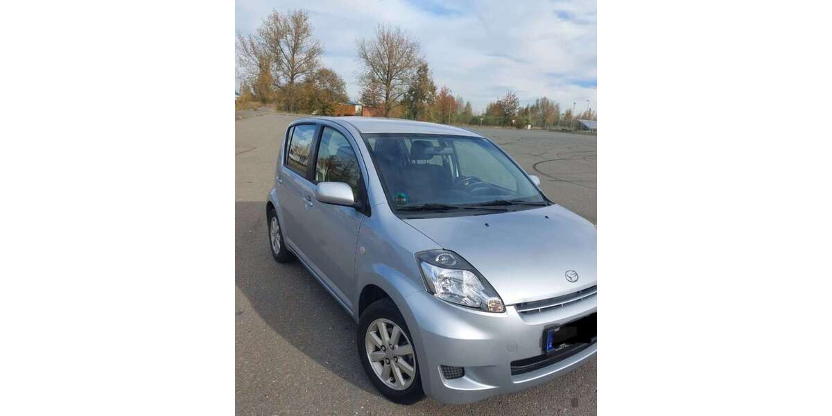 Daihatsu Sirion 185.600 km 1.350 € Theißen 06711
