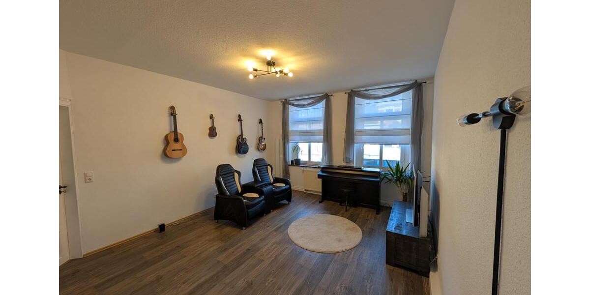 Etagenwohnung Eisenberg - 3 Zimmer, 80 m&sup2;, 560&euro; | Angebot:24639615