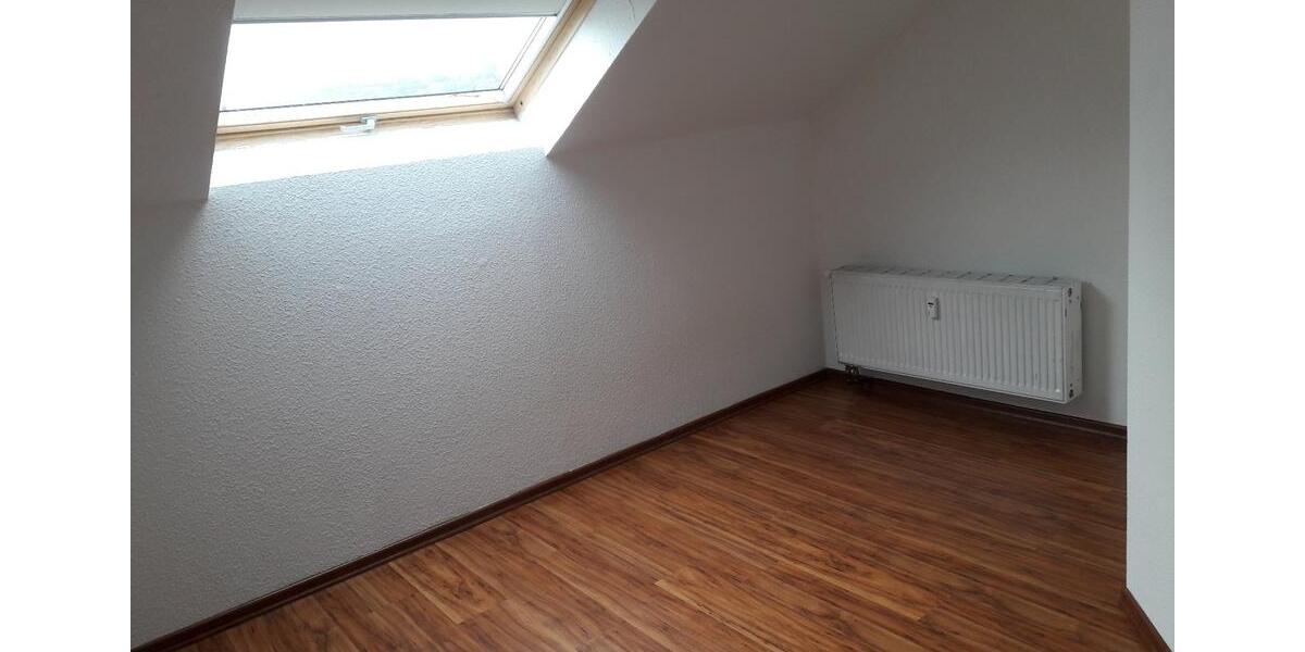 Dachgeschoßwohnung Gera Alt-Bieblach - 3 Zimmer, 100 m&sup2;, 670&euro; | Angebot:25989735