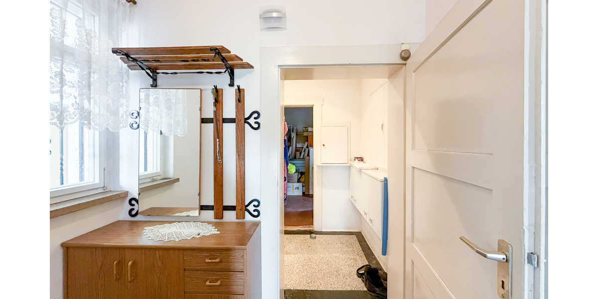 Charmantes Einfamilienhaus mit Substanz, Garage, Garten und Terrasse ! - Einfamilienhaus Gera Zwötzen | Angebot:26193442