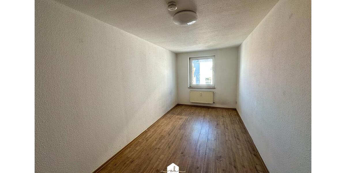 Dachgeschoßwohnung Gera - 3 Zimmer, 81 m&sup2;, 420&euro; | Angebot:26440892