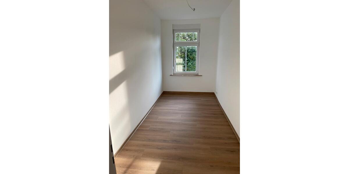 Etagenwohnung Crimmitschau - 4 Zimmer, 100 m&sup2;, 850&euro; | Angebot:24793871