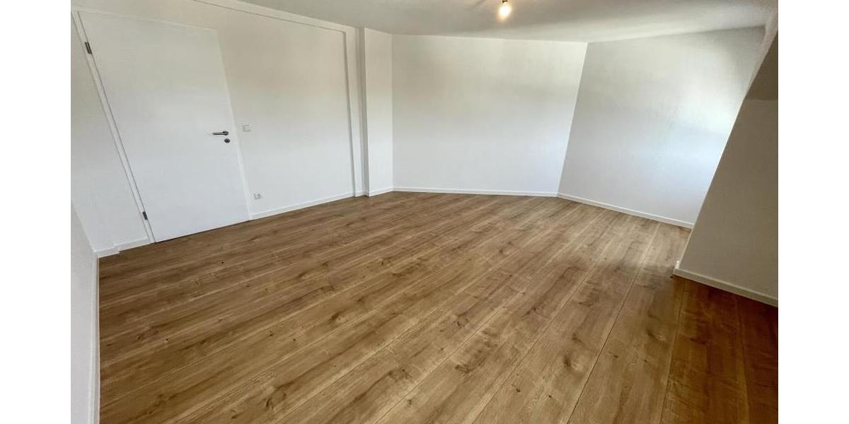 Mit Weitblick! 2,5 Raum DG Wohnung mit offener Küche im Wohnzimmer. Modernes Bad mit Wanne! - Dachgeschoßwohnung Gera Alt-Bieblach | Angebot:26248794