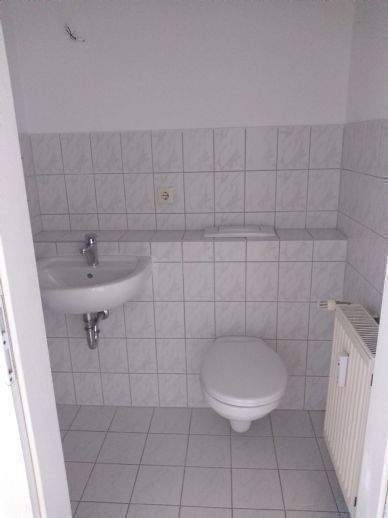 Zimmer Zeitz Aue - 3 Zimmer, 58 m&sup2;, 300&euro; | Angebot:25877233