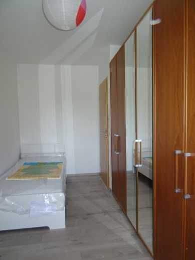 Saniert und neu möbliert - hübsche 3-Zimmer-Eigentumswohnung im Hochparterre in Hohenleuben zu verkaufen 3 zimmer