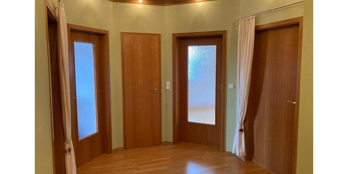 Etagenwohnung Weida - 4 Zimmer, 83 m&sup2;, 79.900&euro; | Angebot:26942154