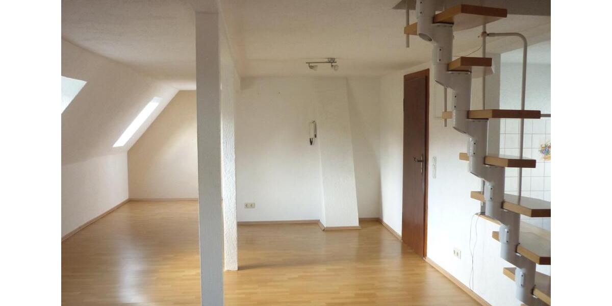 Dachgeschoßwohnung Greiz - 2.5 Zimmer, 58 m&sup2;, 270&euro; | Angebot:24717605