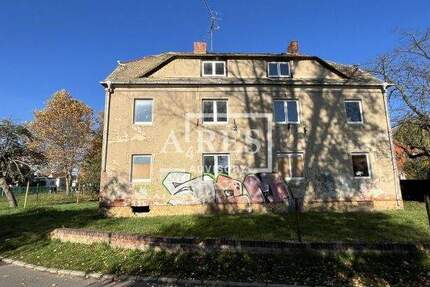 sanierungsbedürftiges Mehrfamilienhaus in Meuselwitz 8 zimmer