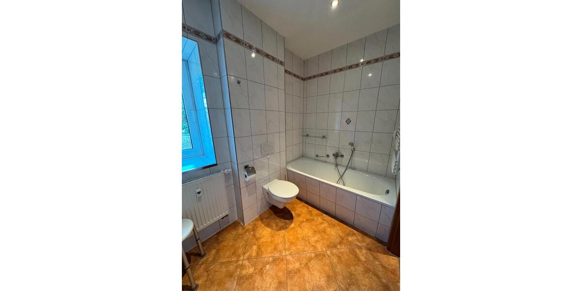 Erdgeschoßwohnung Droyßig - 2 Zimmer, 60 m&sup2;, 368&euro; | Angebot:26001817