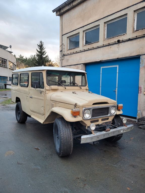 Land Cruiser