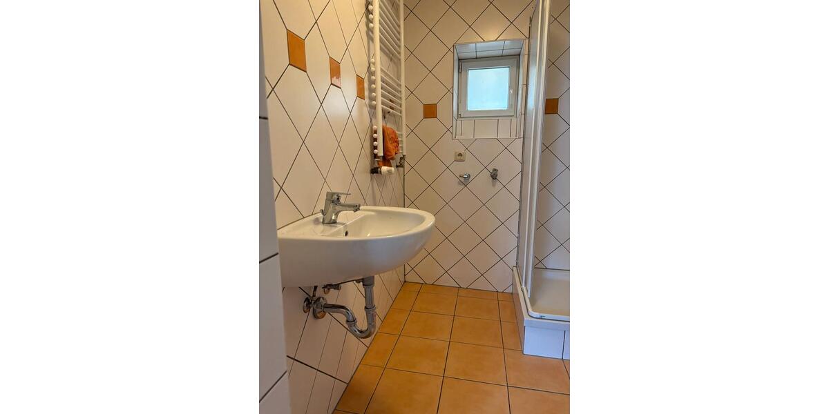 Etagenwohnung Eisenberg - 1 Zimmer, 30 m&sup2;, 250&euro; | Angebot:26677943