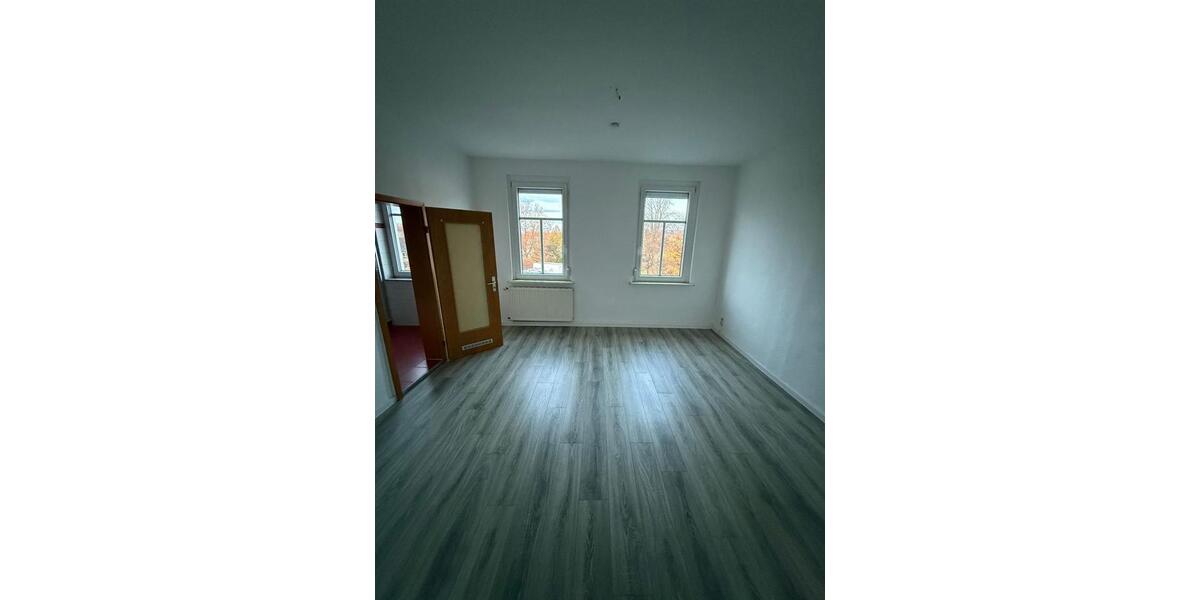 Etagenwohnung Meerane - 4 Zimmer, 85 m&sup2;, 374&euro; | Angebot:25376966