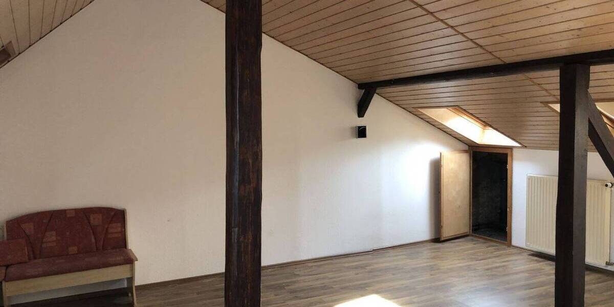 Denkmalgeschütztes Mehrfamilienhaus mit Gewerbeeinheit im Herzen von Weida 7 zimmer