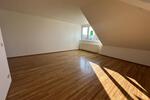Sehr helle 2 Raum-Whg. mit Ausblick über die Stadt und Garage und *Bungalow auf dem Grundstück - Dachgeschoßwohnung Gera Ostviertel | Angebot:26334867
