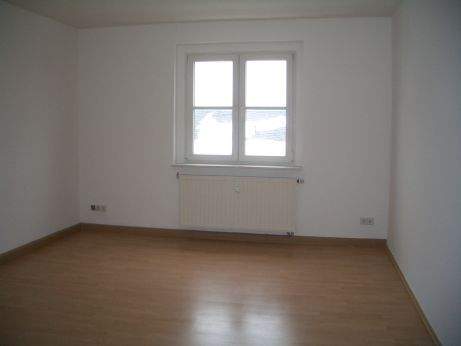 Etagenwohnung Zeulenroda-Triebes Zeulenroda - 3 Zimmer, 74 m&sup2;, 410&euro; | Angebot:26751572