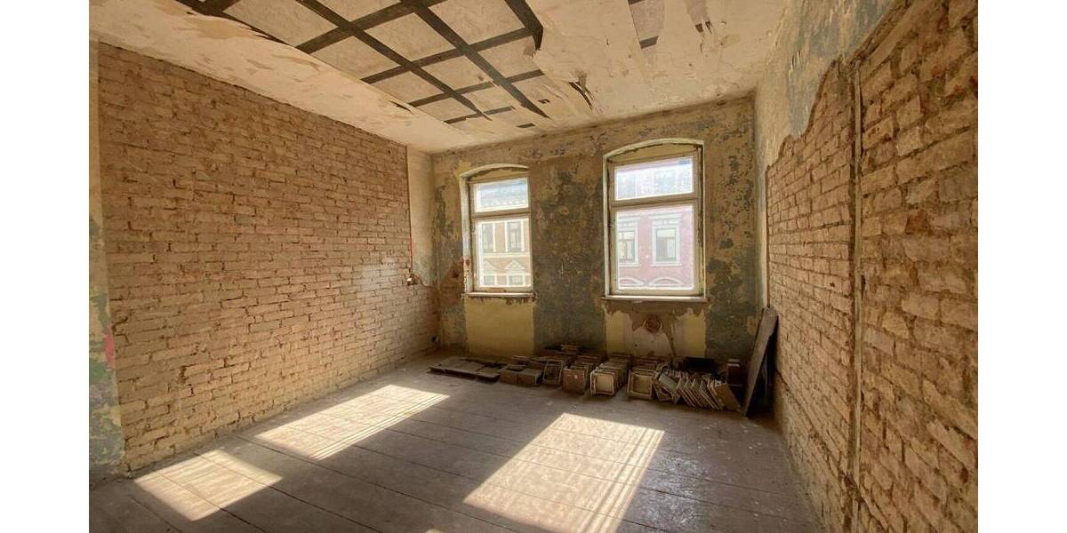 Sanierungsbedürftiges Mehrfamilienhaus mit 2-3 Wohneinheiten 1 zimmer