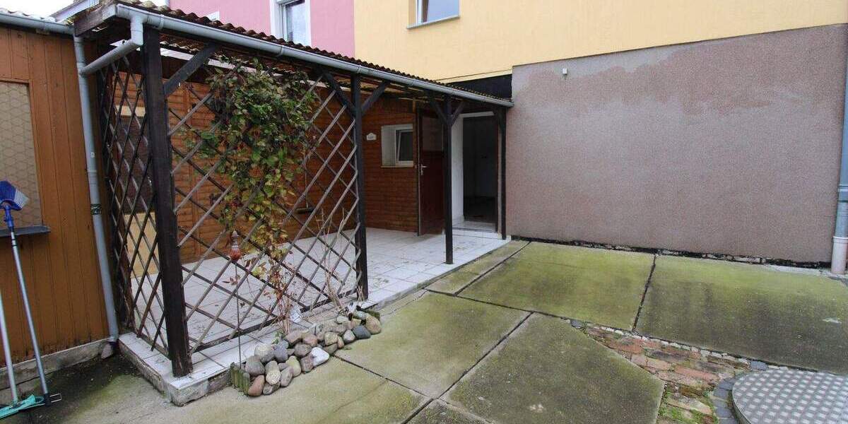 Doppelhaushälfte Teuchern Naundorf - 5 Zimmer, 170 m&sup2;, 110.000&euro; | Angebot:25736455
